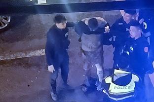 记者：巴黎有意引进加拉塔萨雷23岁右后卫博伊，枪手也曾有意